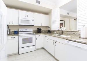 *Downtown West Palm Beach 2/2 Condo*