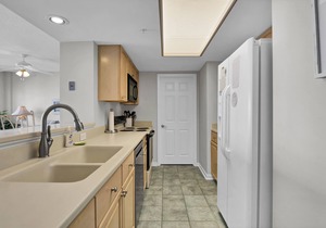 DR 1405 - Beautiful oceanfront condo with tennis, pool and easy beach access