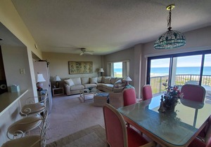 DR 2304 – Comfortable and relaxing oceanfront condo with easy beach access