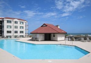 DR 2304 – Comfortable and relaxing oceanfront condo with easy beach access