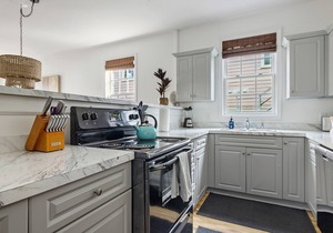 Dream Catcher Suite A | Cozy 3 Bedroom