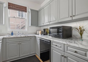 Dream Catcher Suite A | Cozy 3 Bedroom