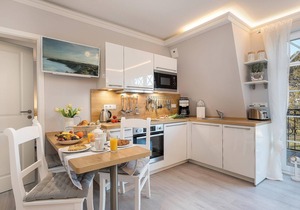Dream holiday apartment for families with 2 bedrooms for 3 people, balcony and d