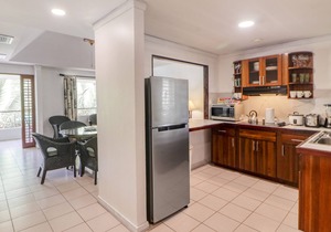 Dreamy tropical gem with pool, lush gardens, private patio, & WiFi