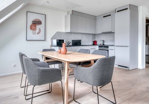 Dreamy Wiedikon 4.5 Room w/Storage & W/D, 3 min to Market, by Blueground