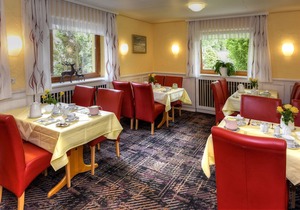 Dreibettzimmer mit Bad und WC