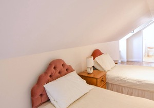 DRIFTWOOD, family friendly, country holiday cottage in Charmouth