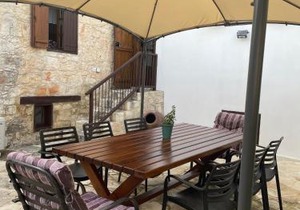DROUSHIA CORNER HOUSE