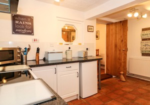 DUCK COTTAGE, family friendly, with a garden in Snettisham