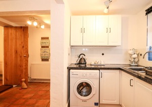 DUCK COTTAGE, family friendly, with a garden in Snettisham