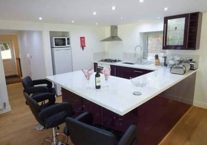 DUNSDALE LODGE, family friendly, luxury holiday cottage in Frodsham