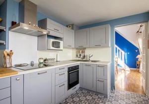 Duplex 5 pièces avec balcon à 30m de la plage - 7 couchages, acceptant animaux, wifi et parking - FR-1-349-114