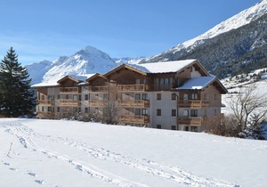 Duplex 8 pers, pied des pistes, Val Cenis, parking, Wi-Fi, proche commerces