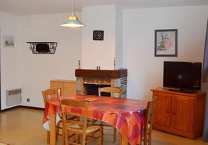Duplex T4 7 pers avec terrasse et parking à Esquièze-Sère - FR-1-402-73