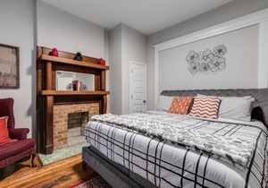E1 Centrally located in Carytown fully fenced