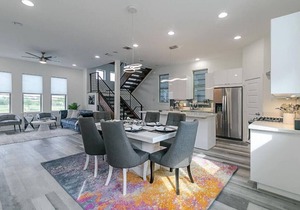 EaDo Signature - East of Downtown Spacious Home