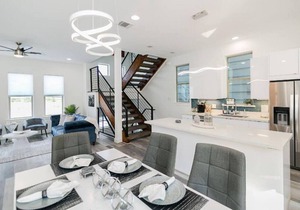 EaDo Signature - East of Downtown Spacious Home