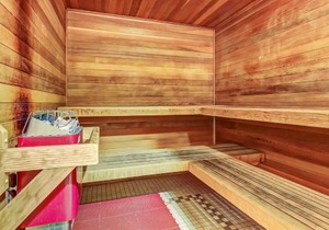 Eagle Springs East 101: Red-wing Suite