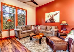 Eagle Springs East 101: Red-wing Suite