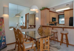 East Kauai OV Bliss! Open Kitchen, Lanai, WiFi, TV, DVD+Ceiling Fans–Kaha Lani 321