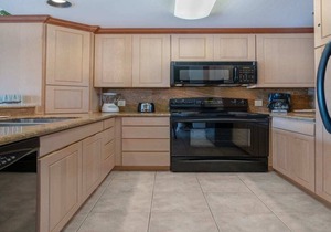 East Kauai OV Bliss! Open Kitchen, Lanai, WiFi, TV, DVD+Ceiling Fans–Kaha Lani 321