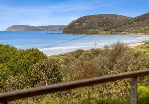 Eastern Magic I Beach access at your door!