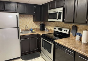 Easy Access Off The Parkway, Close to Everything!