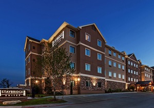 Easy Access to Convention Center | Free Breakfast + Outdoor Pool