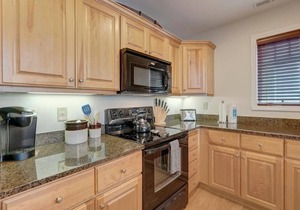 Echota Wintergreens 1631-Mountain Condo, Gated Resort, Indoor/Outdoor Pools and Hot Tub, Fitness .