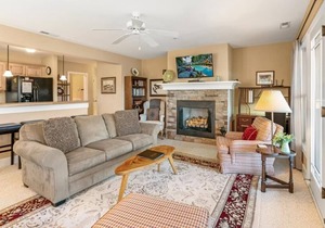 Echota Wintergreens R1622- Mountain Condo, Gated Resort, Indoor/Outdoor Pools and Hot Tub, Fitnes...