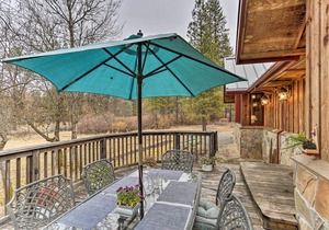 Eclectic Shasta Cascade Getaway on 15-Acre Ranch!