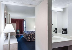 Econo Lodge Inn & Suites - Rehoboth Beach