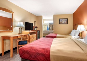 Econo Lodge Inn & Suites