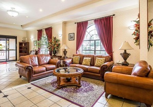 Econo Lodge Inn & Suites Beaumont
