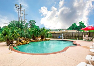 Econo Lodge Inn & Suites Beaumont