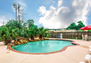 Econo Lodge Inn & Suites Beaumont
