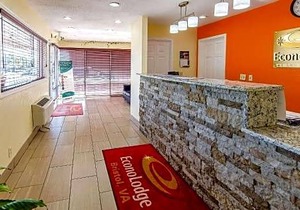 Econo Lodge Near Motor Speedway