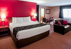 Econo Lodge on the Bay