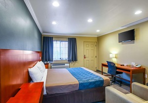 Econo Lodge San Bernardino I-215
