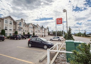 Econolodge Inn and Suites