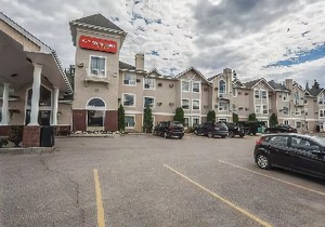 Econolodge Inn and Suites