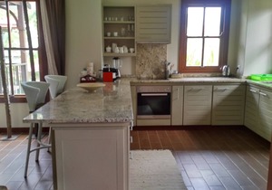 Eden Island Penthouse-with Golf Cart, Wify, Sat TV&Pool