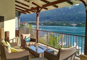 Eden Island Penthouse-with Golf Cart, Wify, Sat TV&Pool