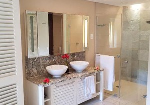Eden Island Luxury Apartment - White Sand