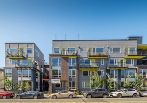 [EdisonBnBcom] Modern top-floor condo in CapHill close to restaurants & transit
