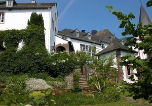 Einzelzimmer - Burghaus und Villa Kronenburg