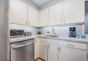 EL K203 2BD Condo w AC Pool Beach Cabana