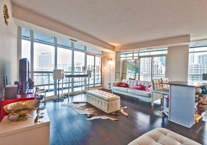 Elegant 2 BD Waterfront Condo w FREE PARKING