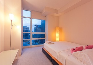 Elegant 2 BD Waterfront Condo w FREE PARKING