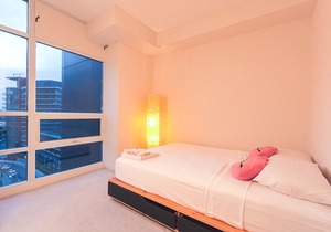 Elegant 2 BD Waterfront Condo w FREE PARKING
